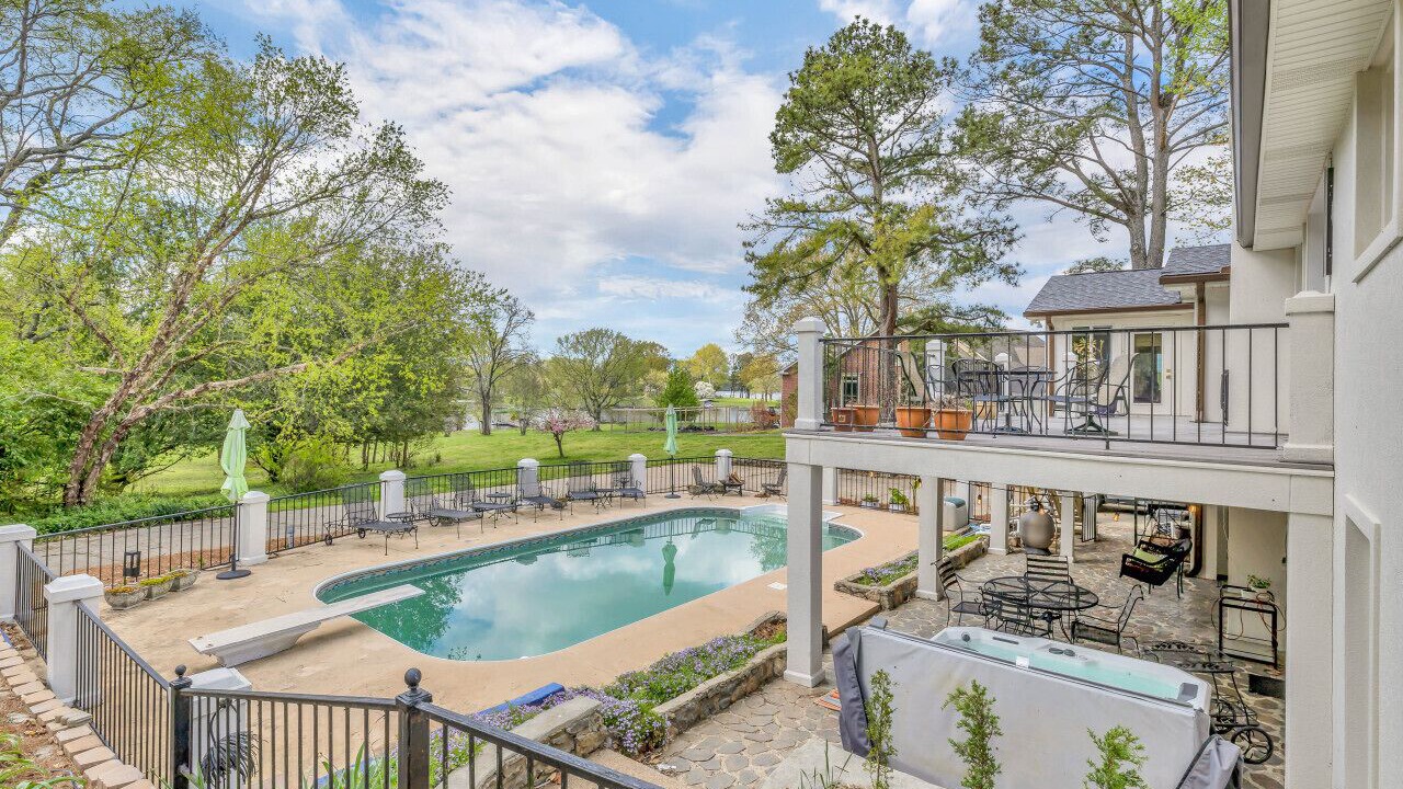 Photo of Outdoor in Hendersonville