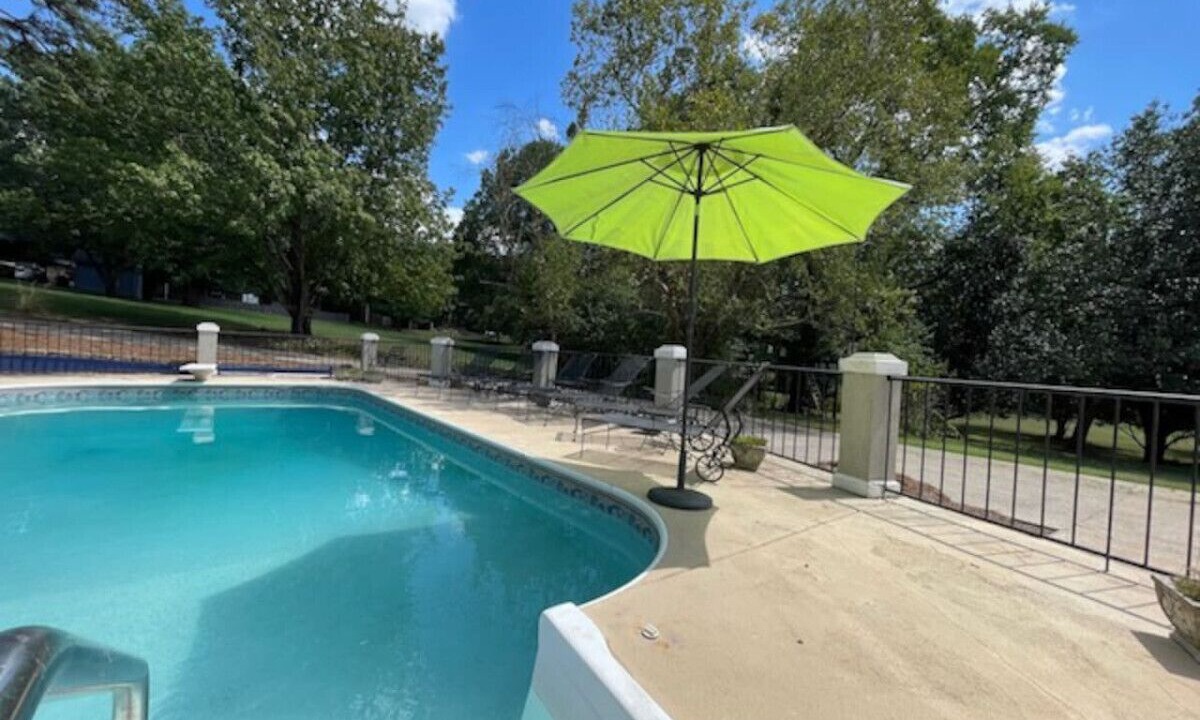 Photo of Outdoor in Hendersonville