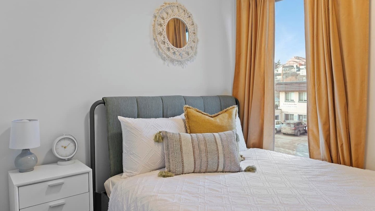 Photo of Bedroom in Crescent Heights