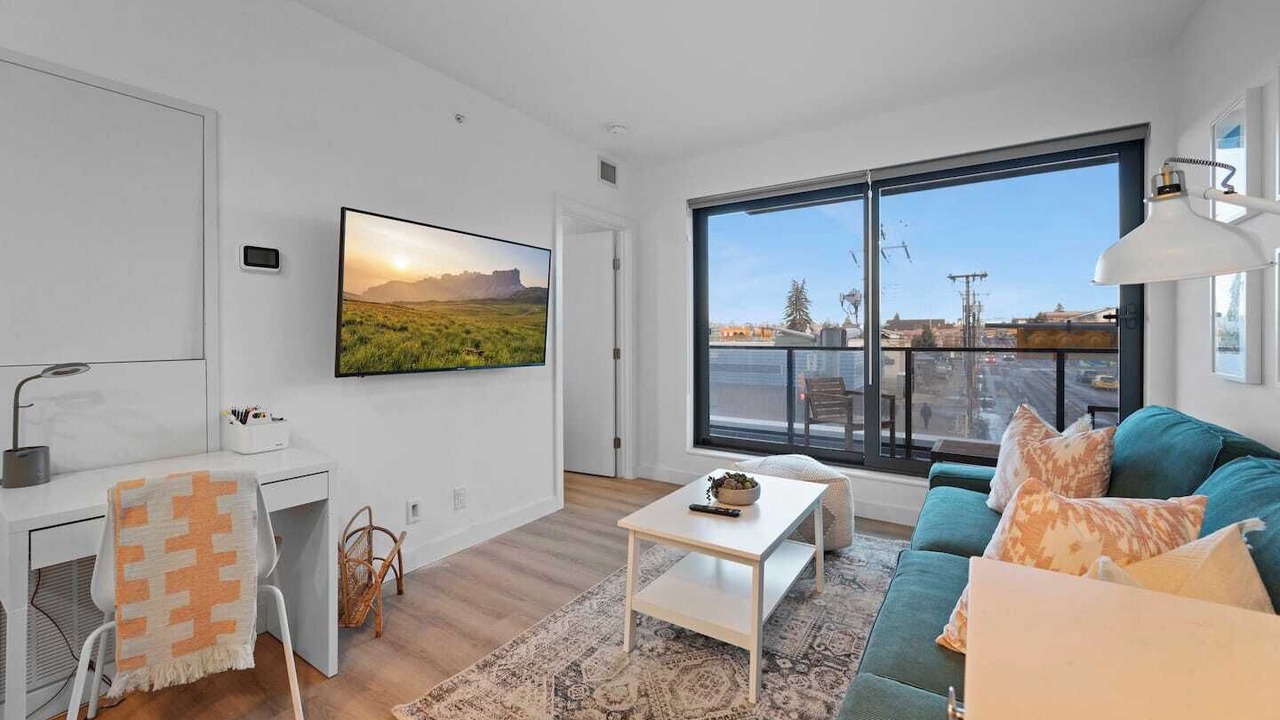 Photo of Livingroom in Crescent Heights