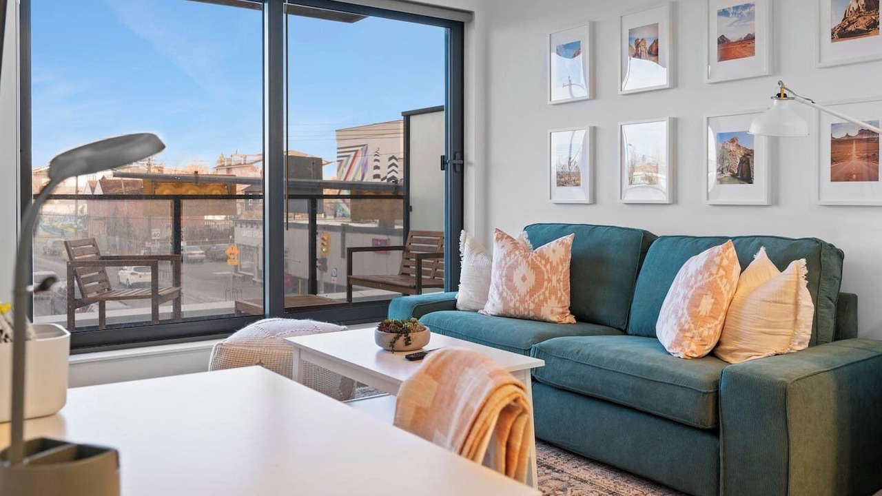 Photo of Livingroom in Crescent Heights