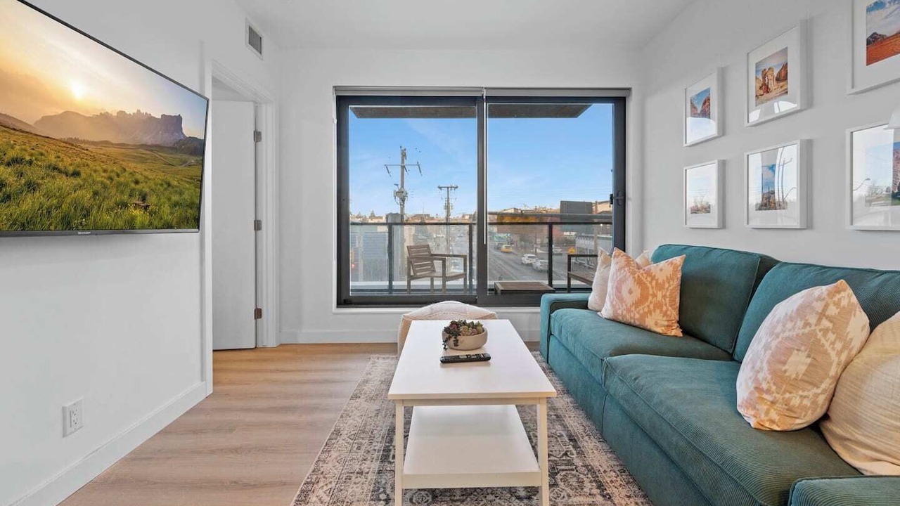 Photo of Livingroom in Crescent Heights