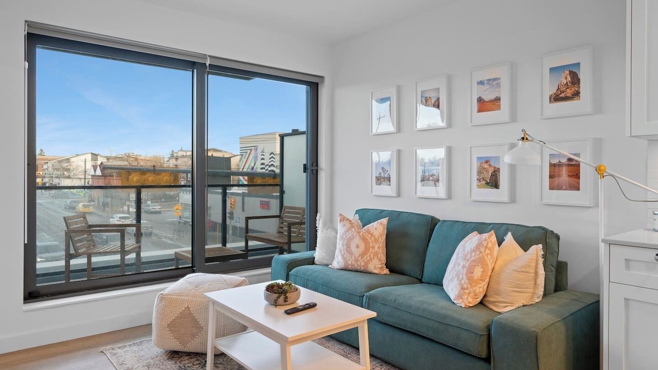 Photo of Livingroom in Crescent Heights