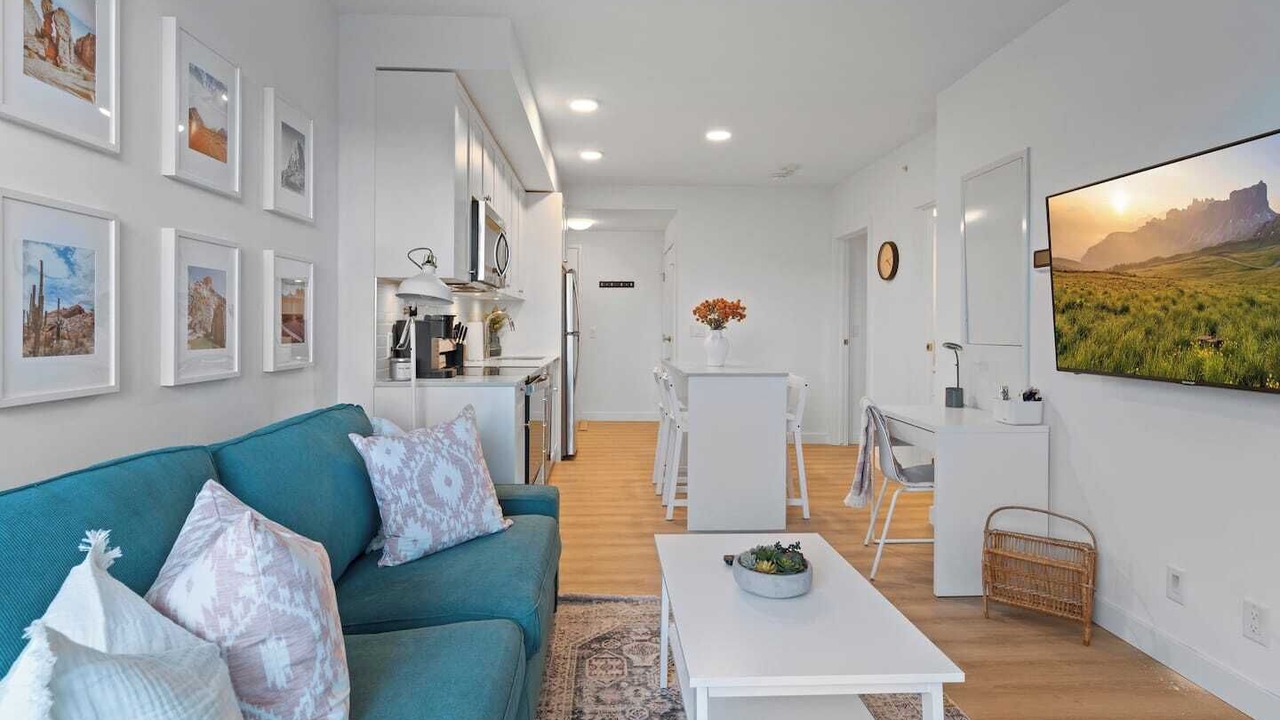 Photo of Livingroom in Crescent Heights