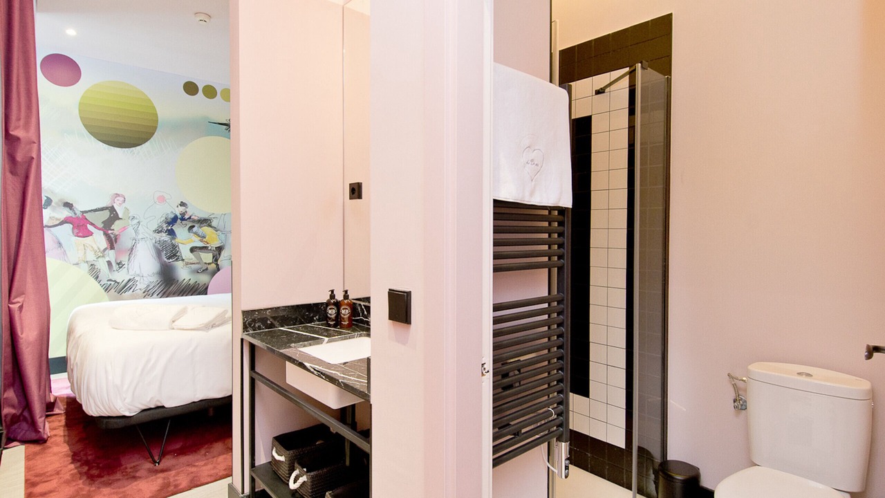 Photo of Bathroom in Literary Quarter