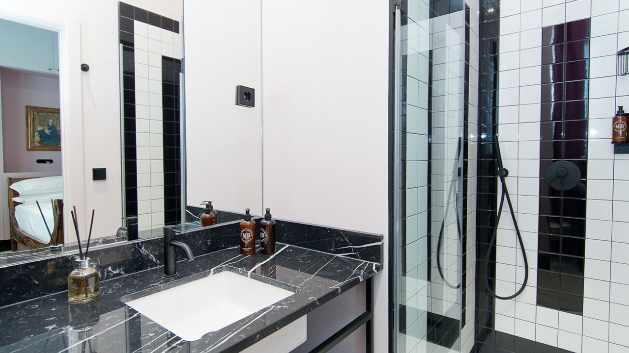 Photo of Bathroom in Literary Quarter