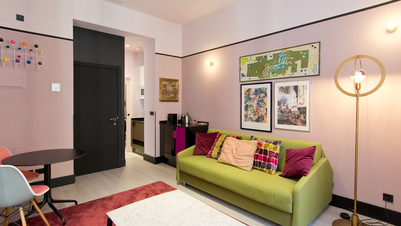 Photo of Livingroom in Literary Quarter