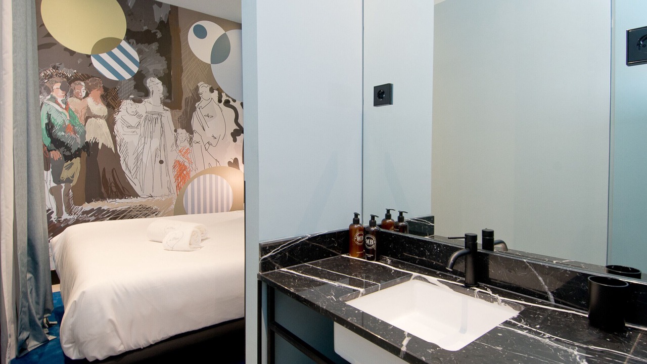 Photo of Bathroom in Literary Quarter