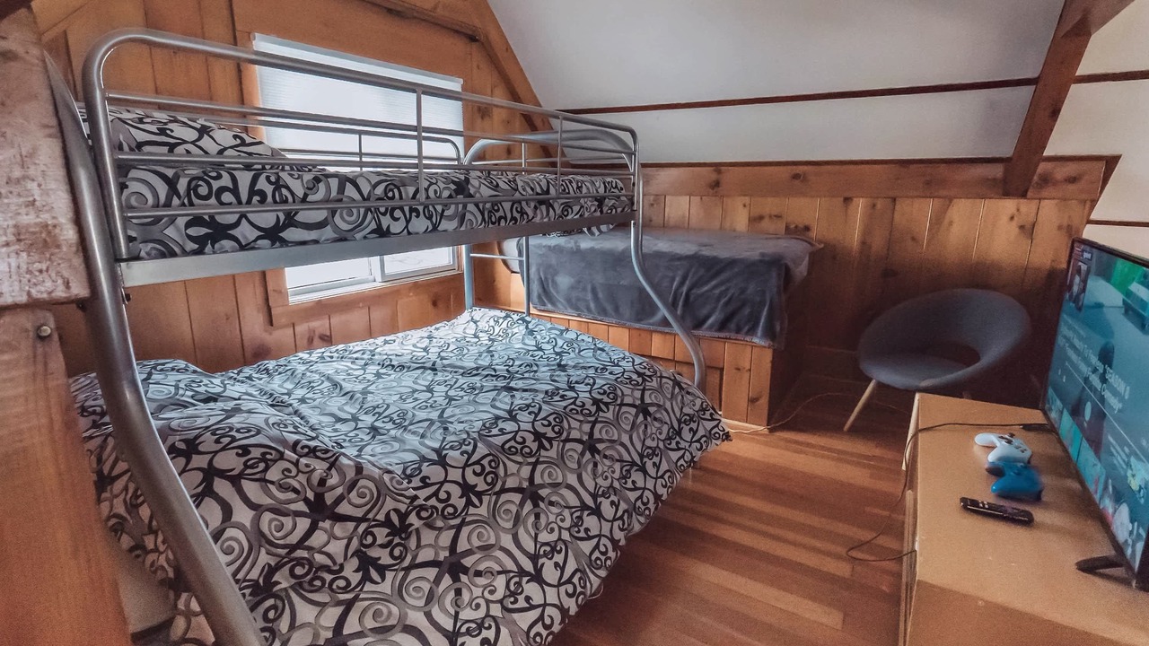 Photo of Bedroom in Crystal Beach