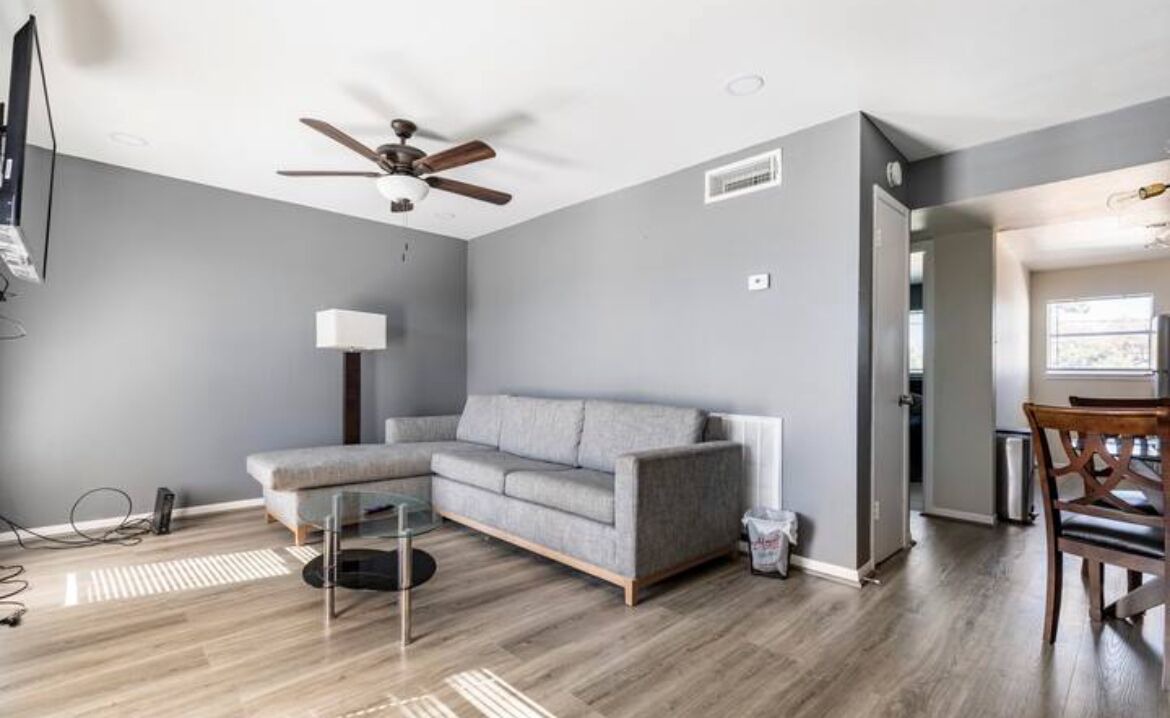Photo of Livingroom in Spring Branch Central
