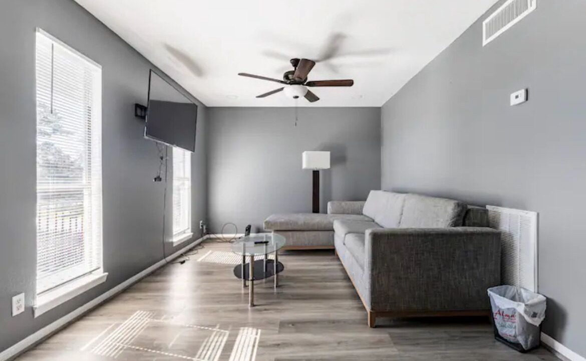 Photo of Livingroom in Spring Branch Central