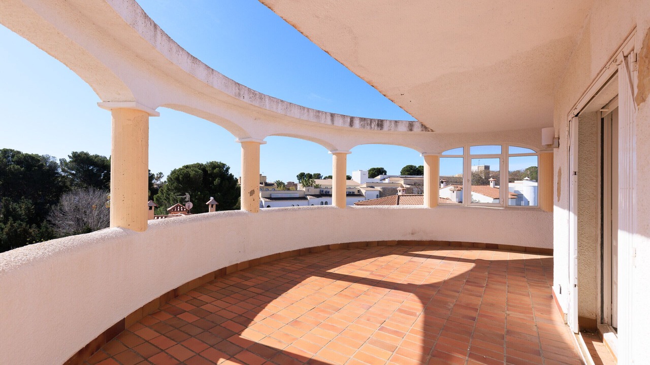 Photo of Patio Balcony in Miami Platja