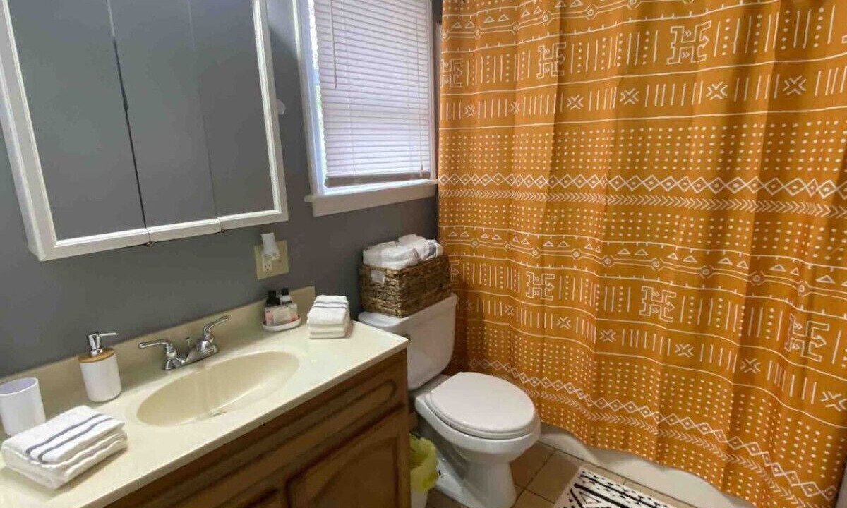 Photo of Bathroom in La Follette