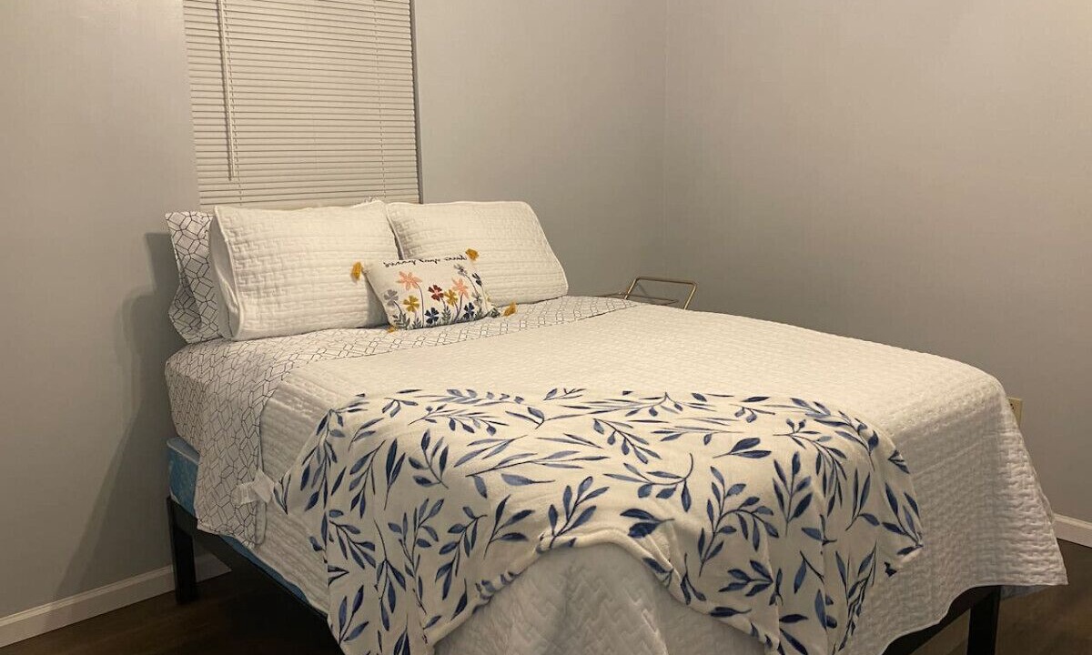 Photo of Bedroom in La Follette