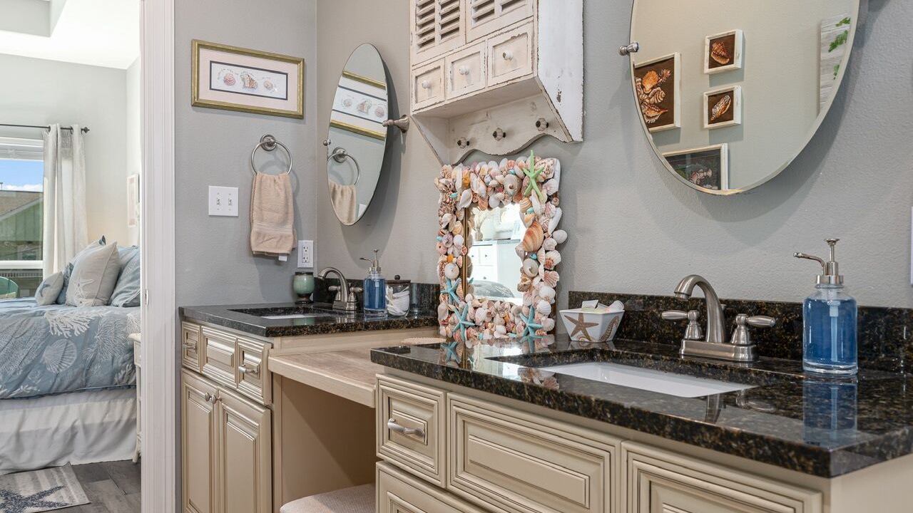 Photo of Bathroom in Crystal Beach