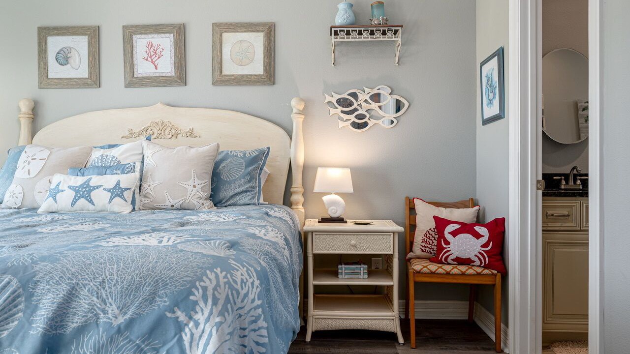 Photo of Bedroom in Crystal Beach