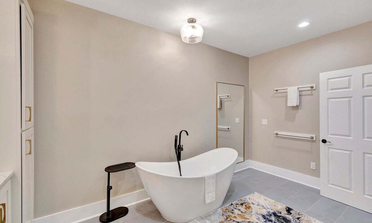 Photo of Bathroom in Seneca