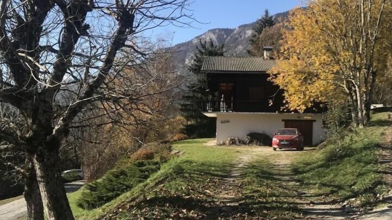 Photo of Outdoor in Thones
