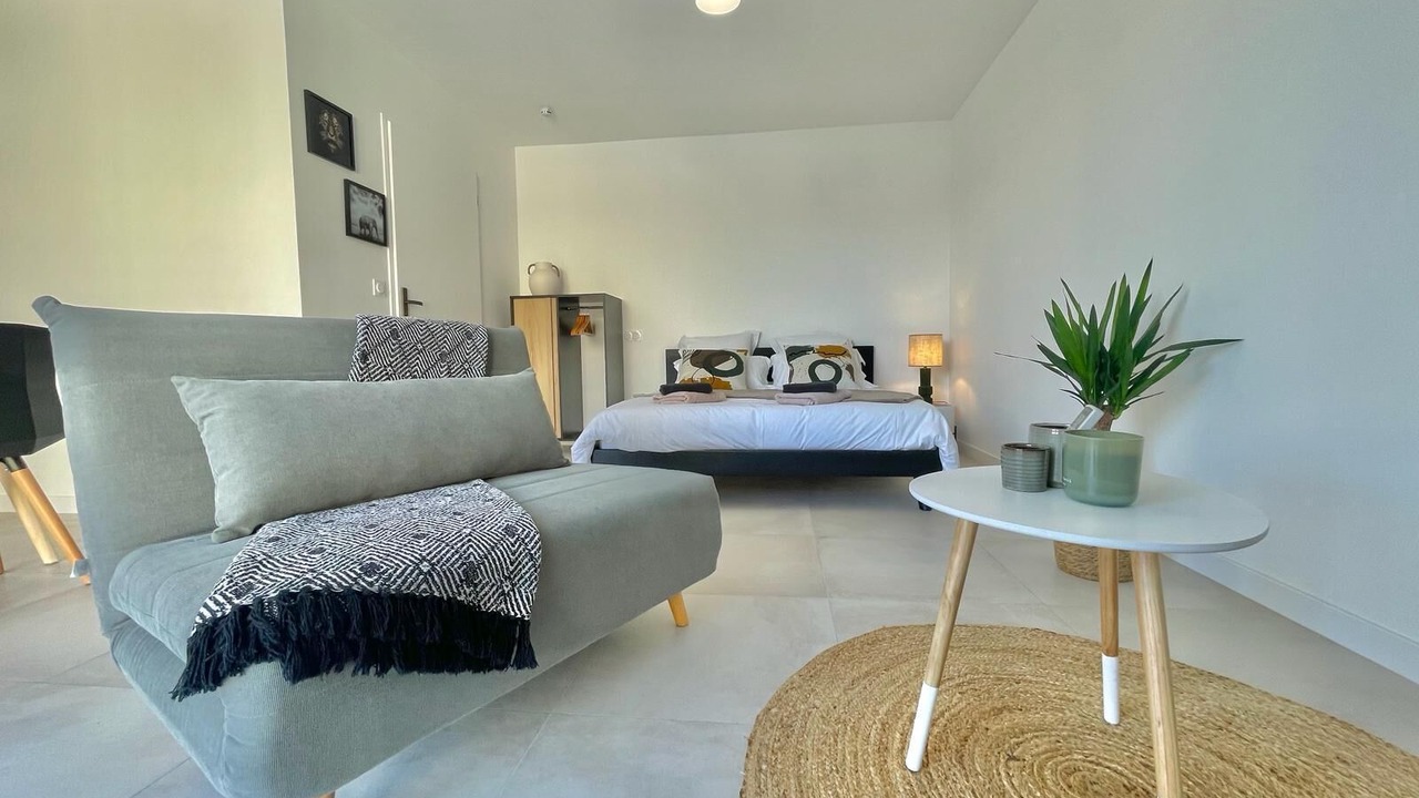 Photo of Others in Lunel-Viel