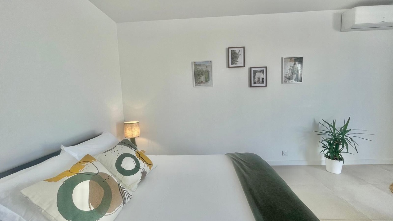 Photo of Bedroom in Lunel-Viel