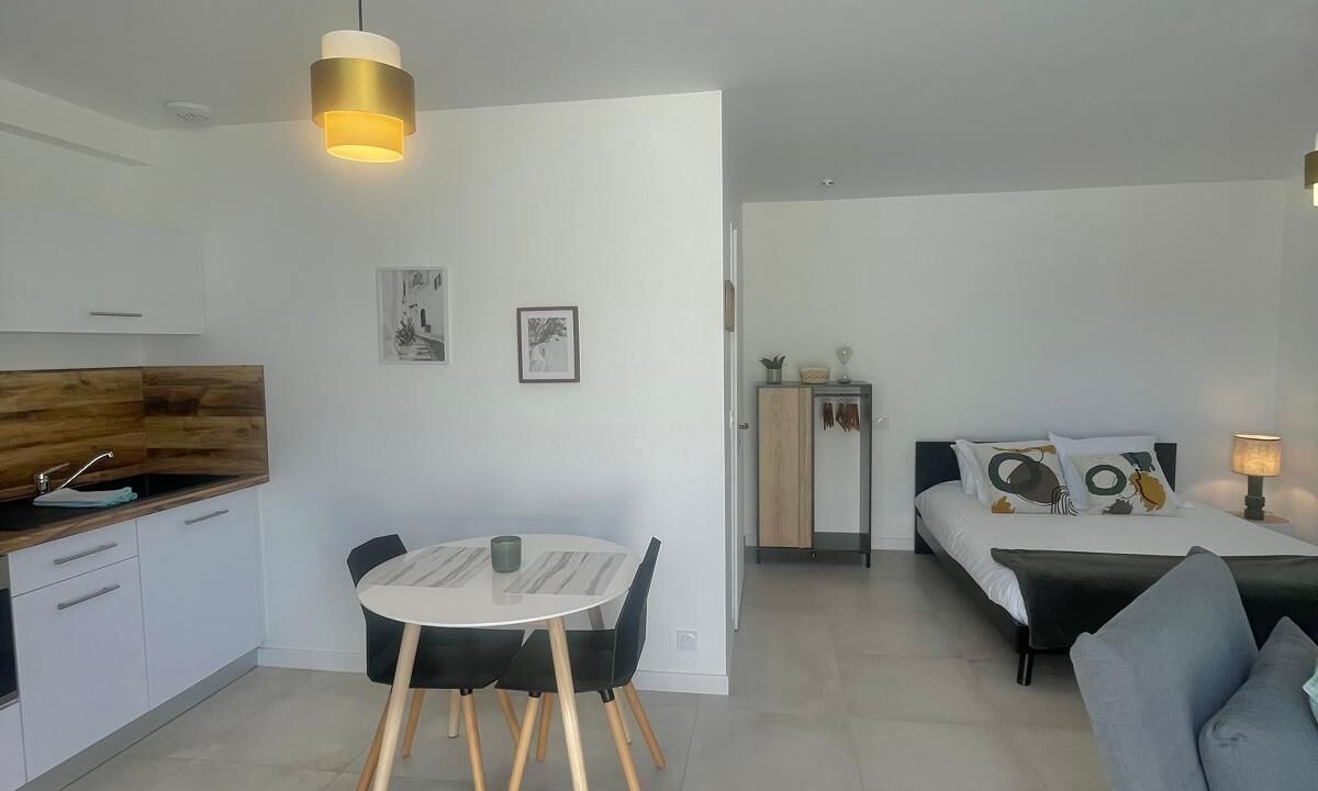 Photo of Others in Lunel-Viel