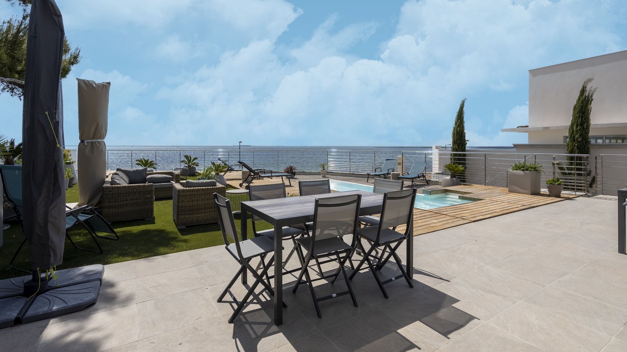 Photo of Outdoor in Meze