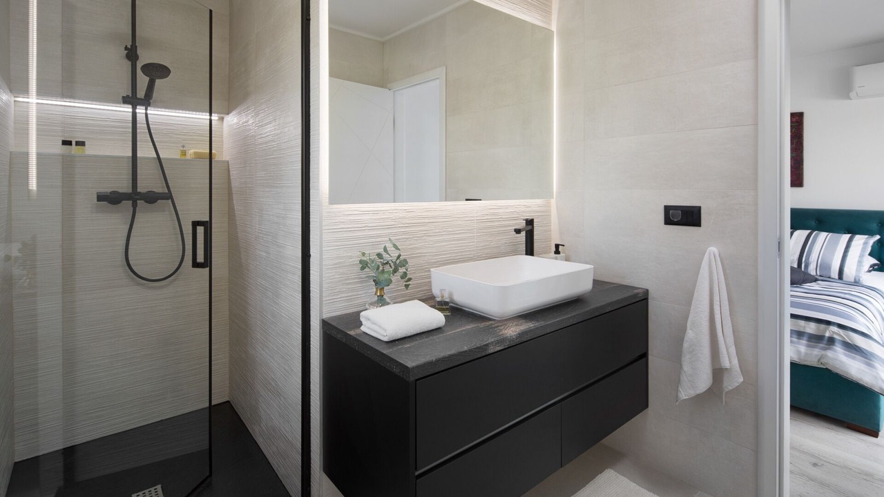 Photo of Bathroom in Flengi