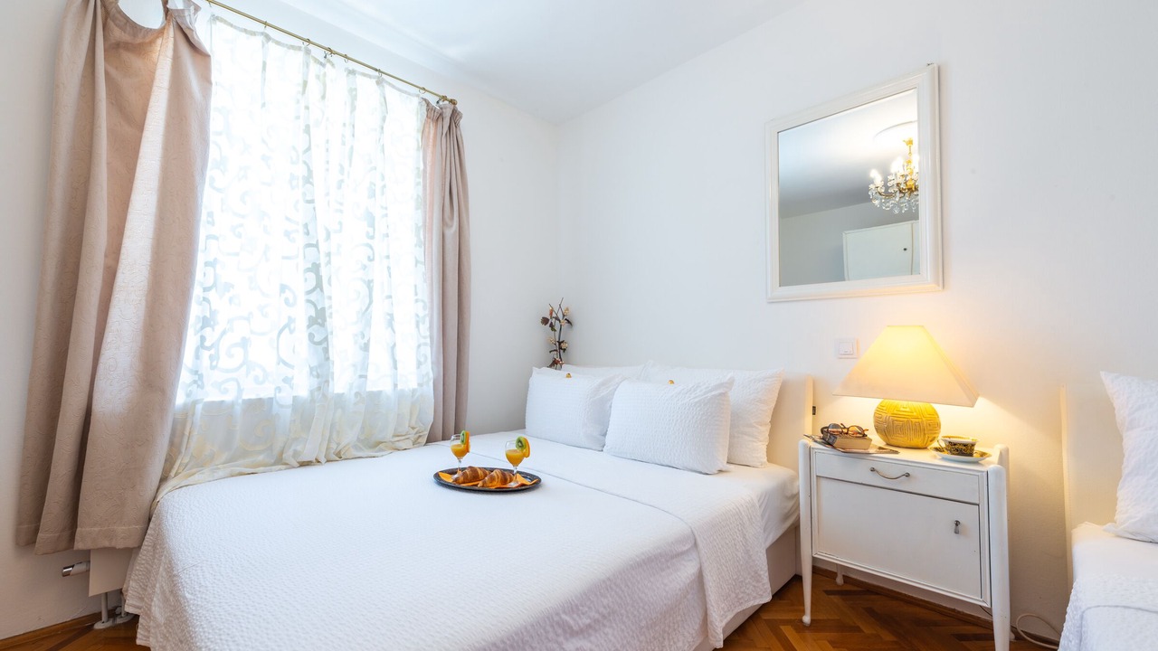 Photo of Bedroom in Pile