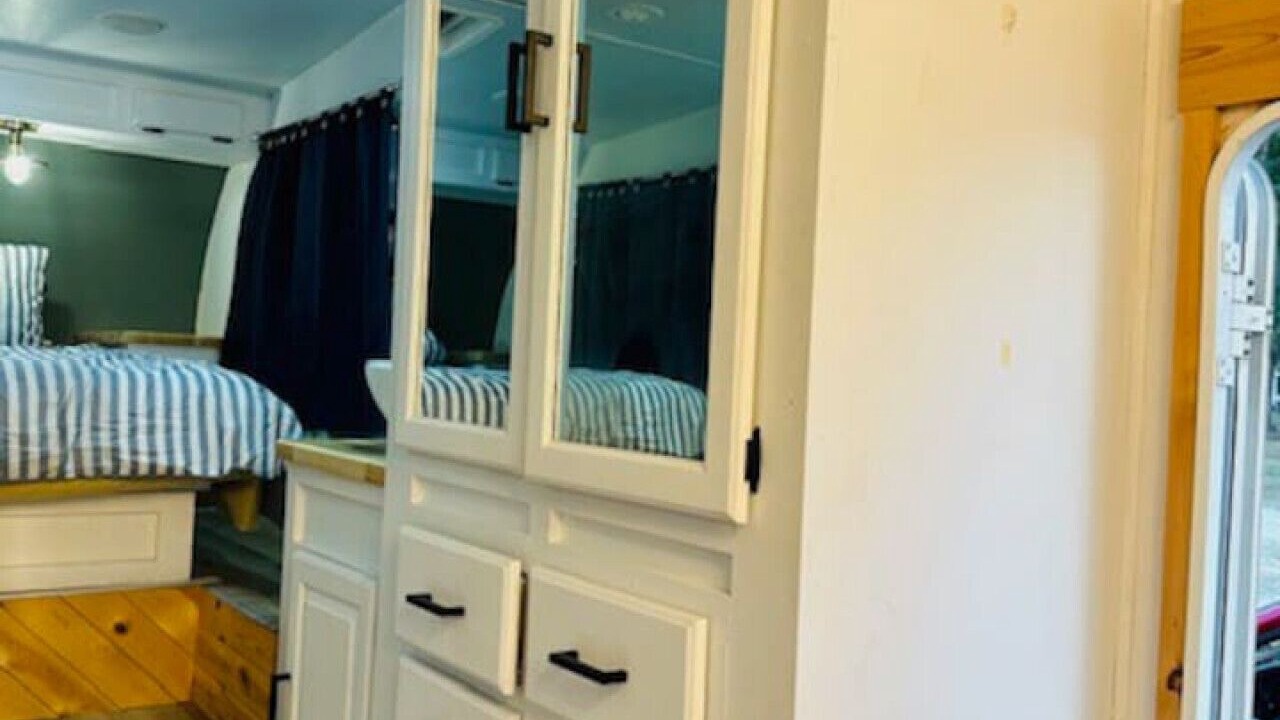 Photo of Bedroom in Redwood