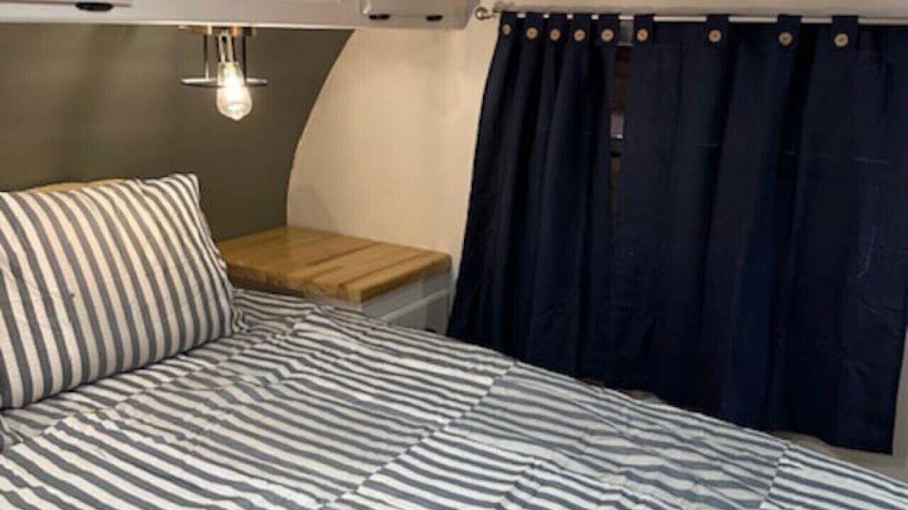 Photo of Bedroom in Redwood