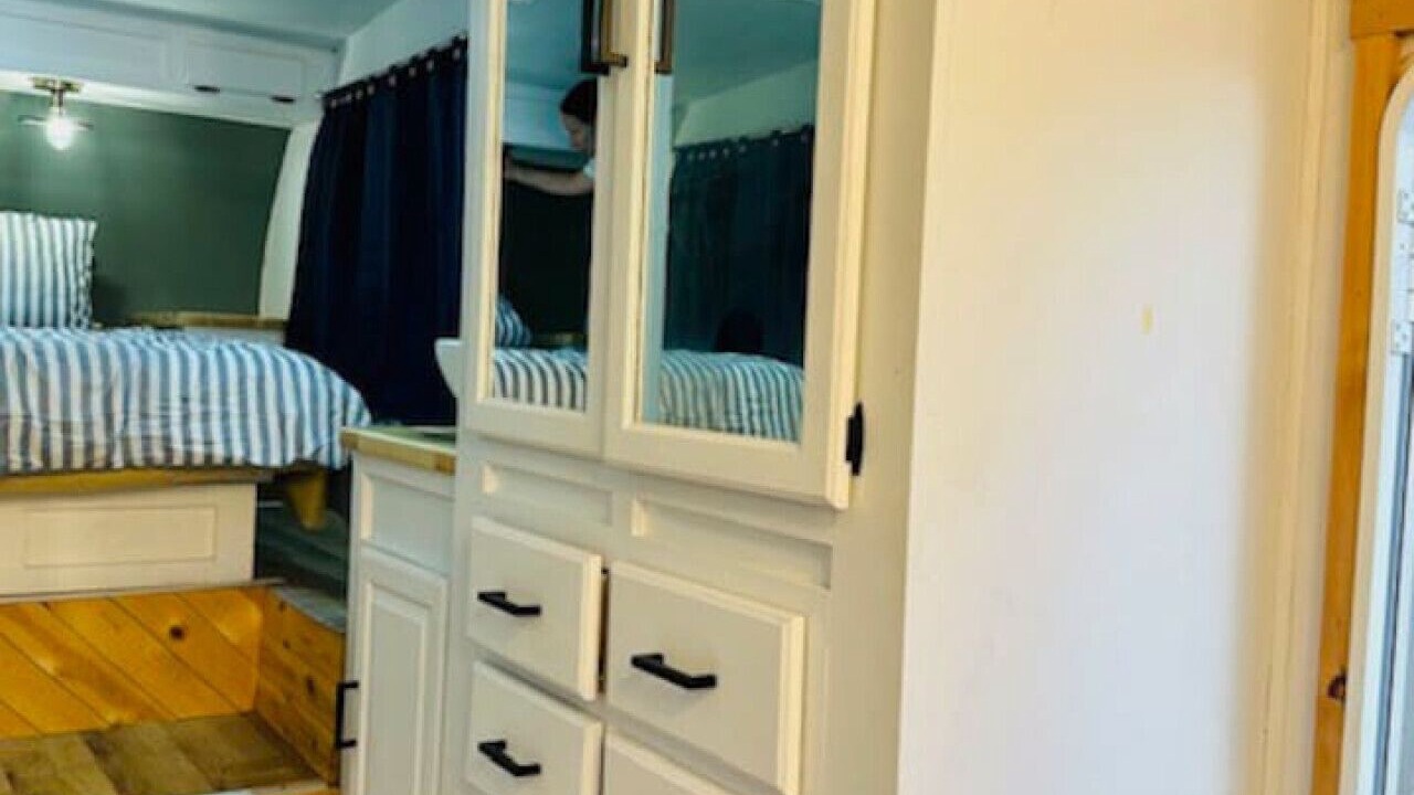 Photo of Bedroom in Redwood