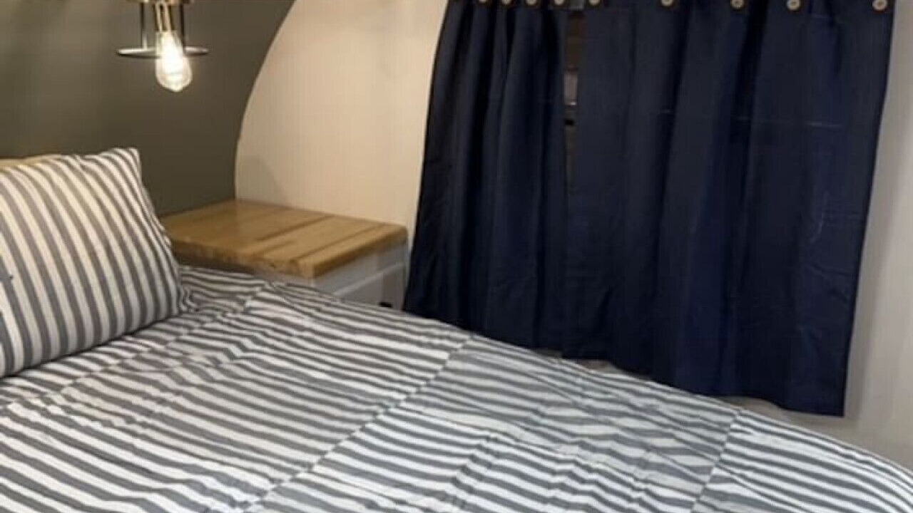Photo of Bedroom in Redwood