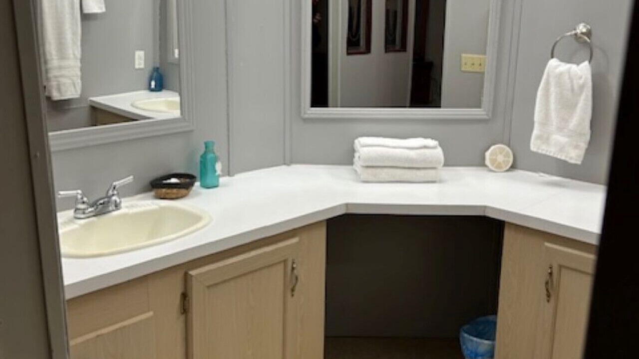 Photo of Bathroom in Redwood