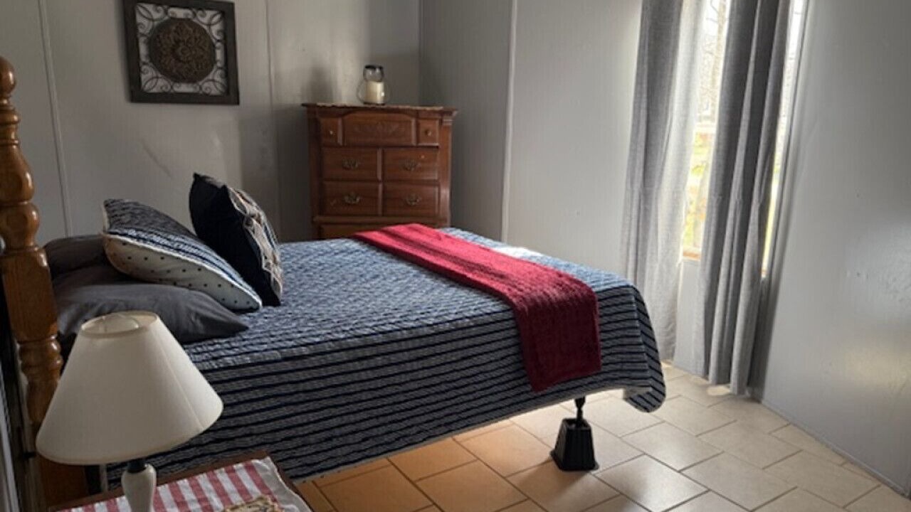 Photo of Bedroom in Redwood