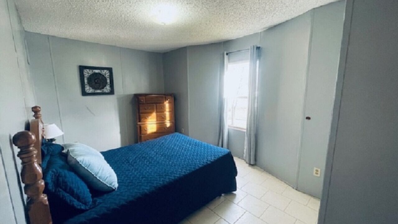 Photo of Bedroom in Redwood
