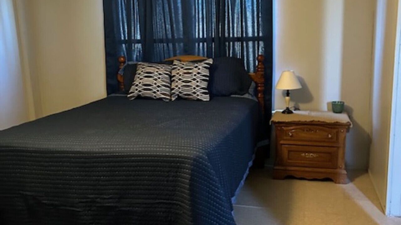 Photo of Bedroom in Redwood