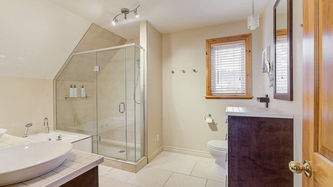 Photo of Bathroom in Baie-St-Paul