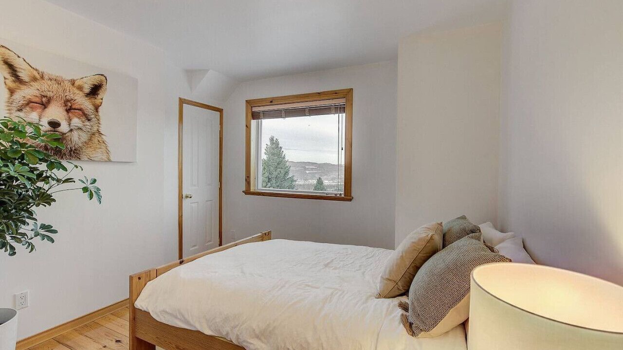 Photo of Bedroom in Baie-St-Paul