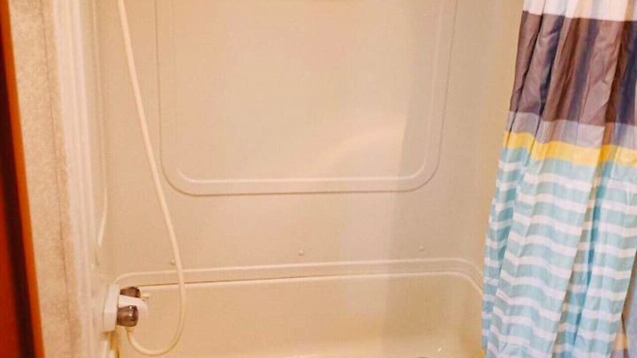 Photo of Bathroom in Redwood