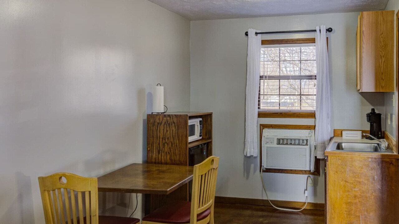 Photo of Kitchen in Redwood