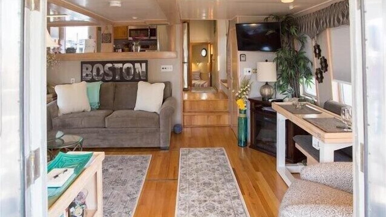 Photo of Livingroom in Boston