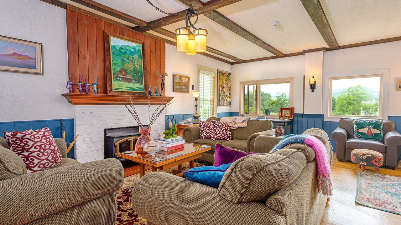 Photo of Livingroom in Stowe