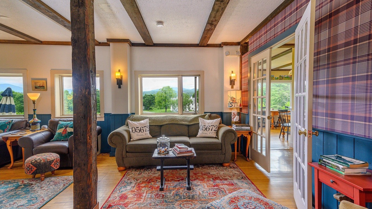 Photo of Livingroom in Stowe