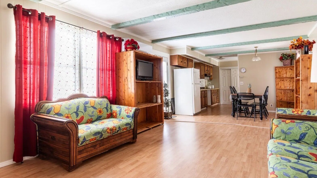 Photo of Livingroom in Converse