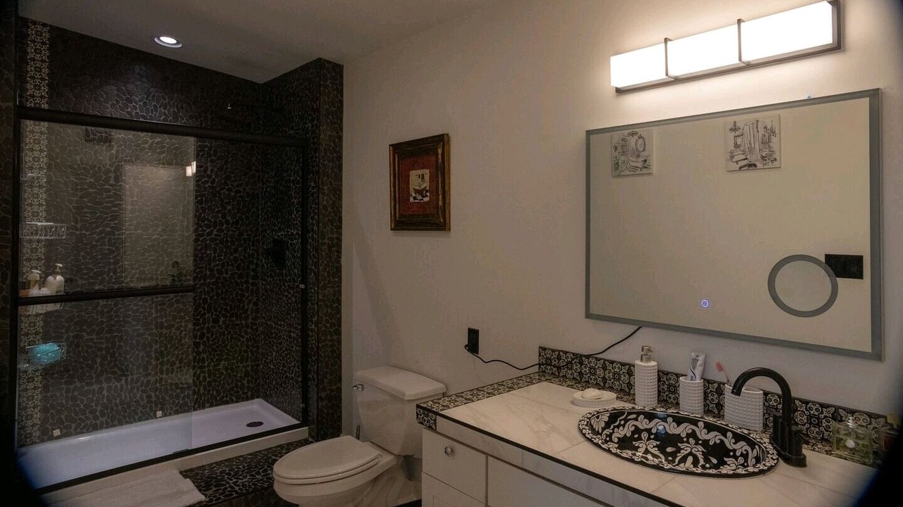 Photo of Bathroom in Sunset