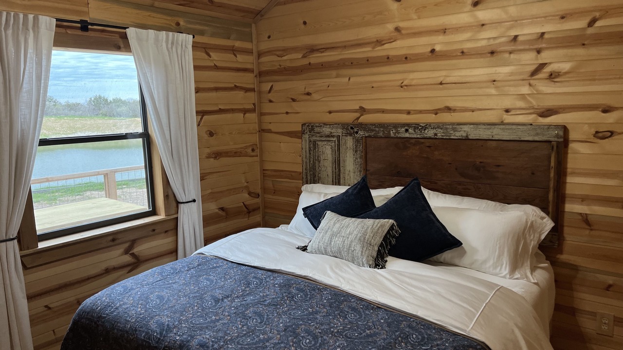 Photo of Bedroom in Willow City