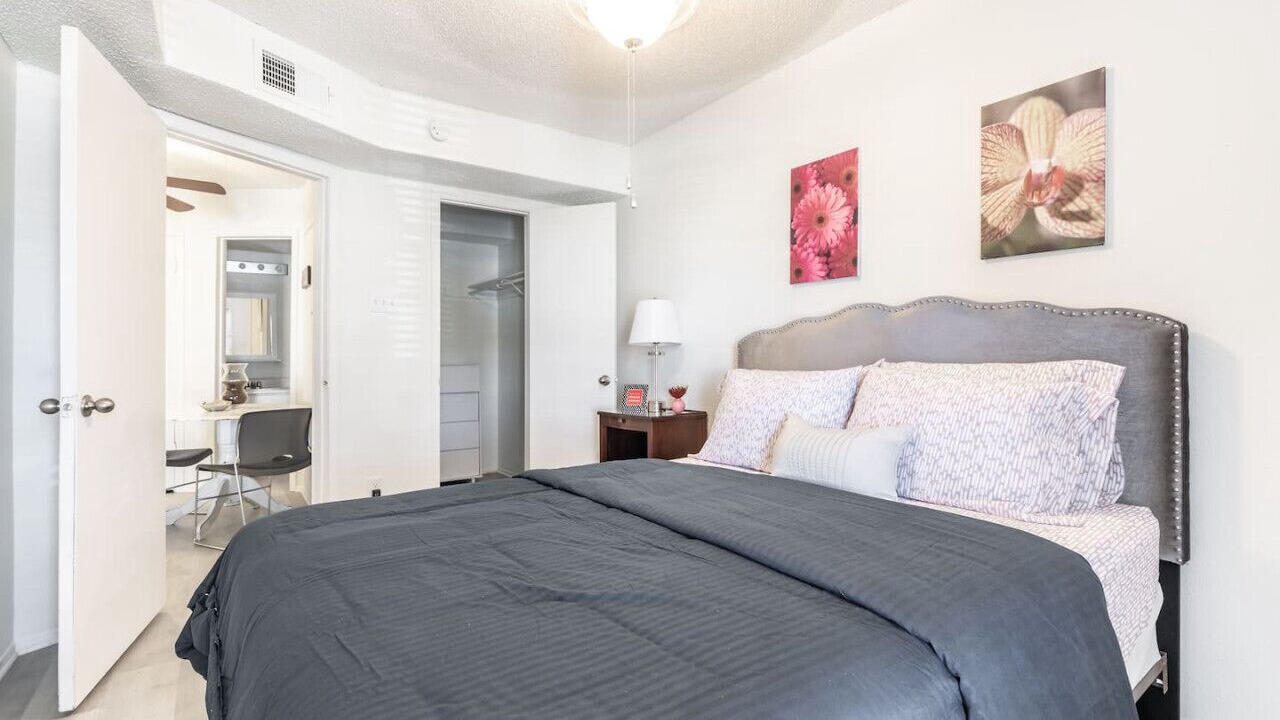 Photo of Bedroom in Park Central
