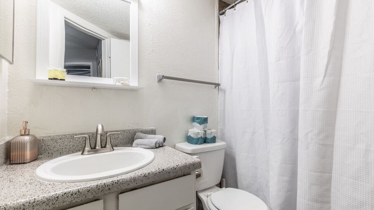 Photo of Bathroom in Park Central