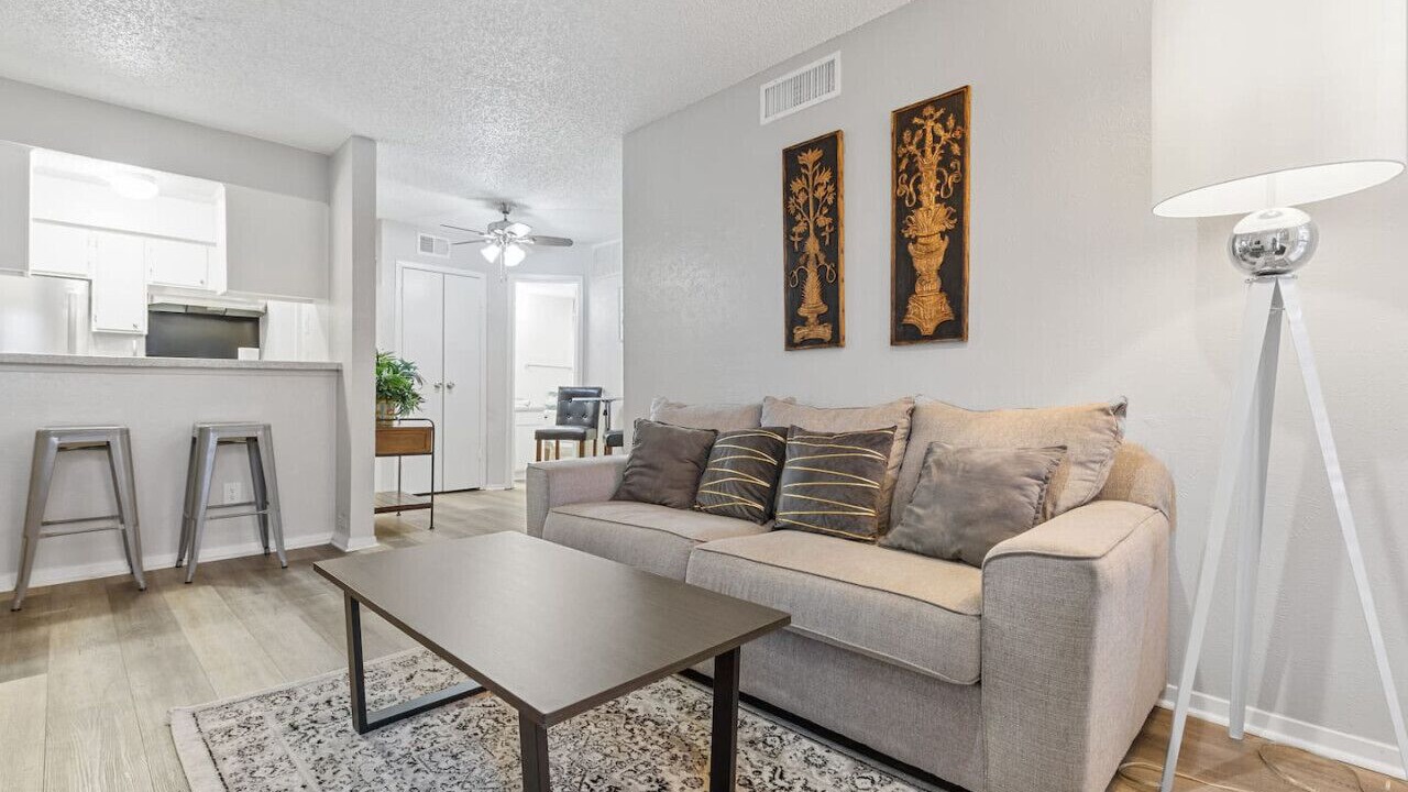 Photo of Livingroom in Park Central