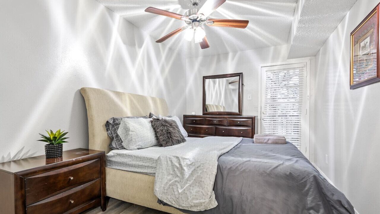 Photo of Bedroom in Park Central